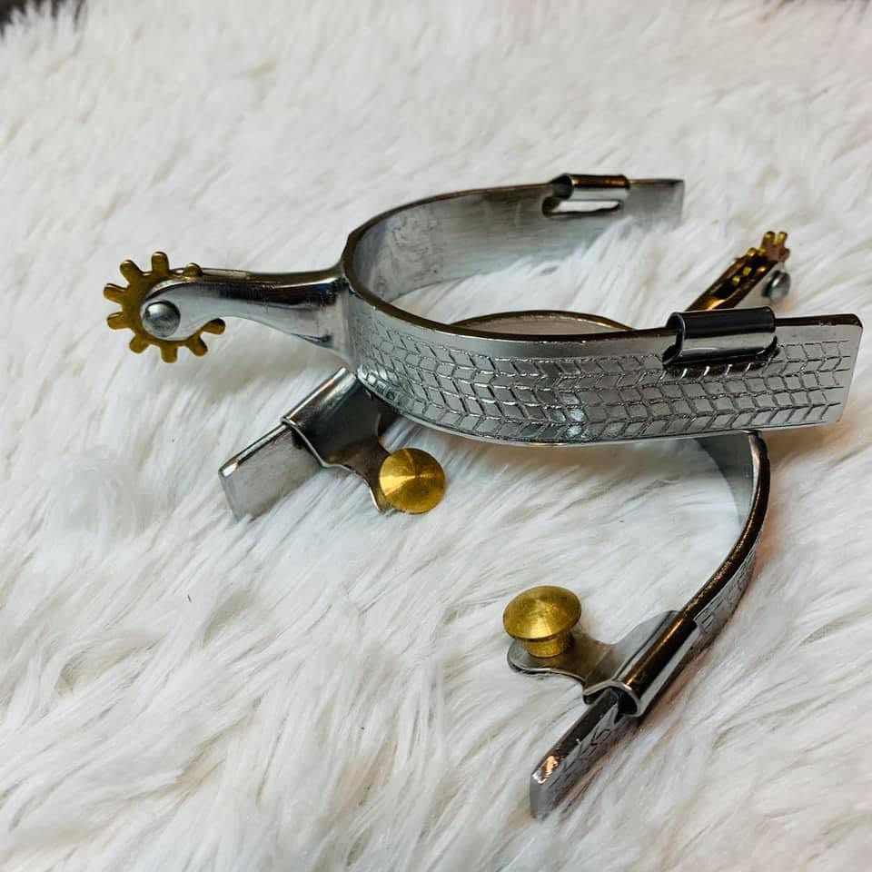 Engraved Harringbone Design Spurs