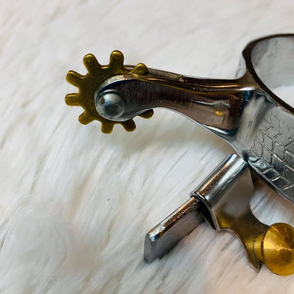 Engraved Harringbone Design Spurs